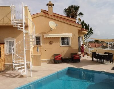 3 slaapkamer villa op 10 minuten van het strand met privé zwembad Ciudad Quesada