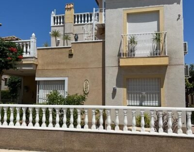 3-bedroom villa with community pool Algorfa