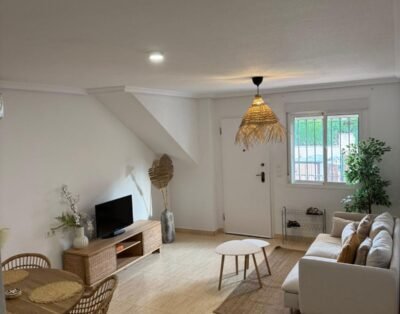 Modern 2-bedroom bungalow with community pool Daya Vieja