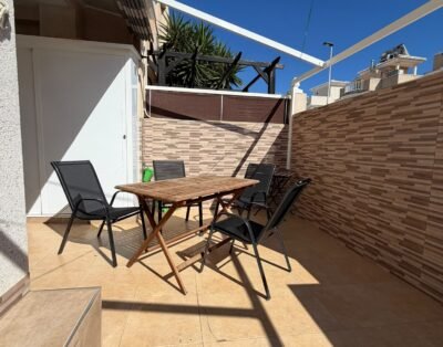 Maison mitoyenne 2 chambres avec terrasse, barbecue et piscine communautaire Torrevieja